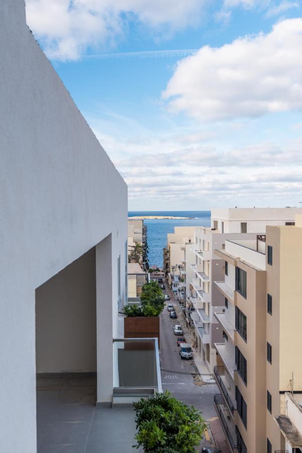 Seashells 2 Bedroom Apartment With Sunny Terrace With Stunning Sea Views - By Getawaysmalta セント・ポールズ・ベイ エクステリア 写真