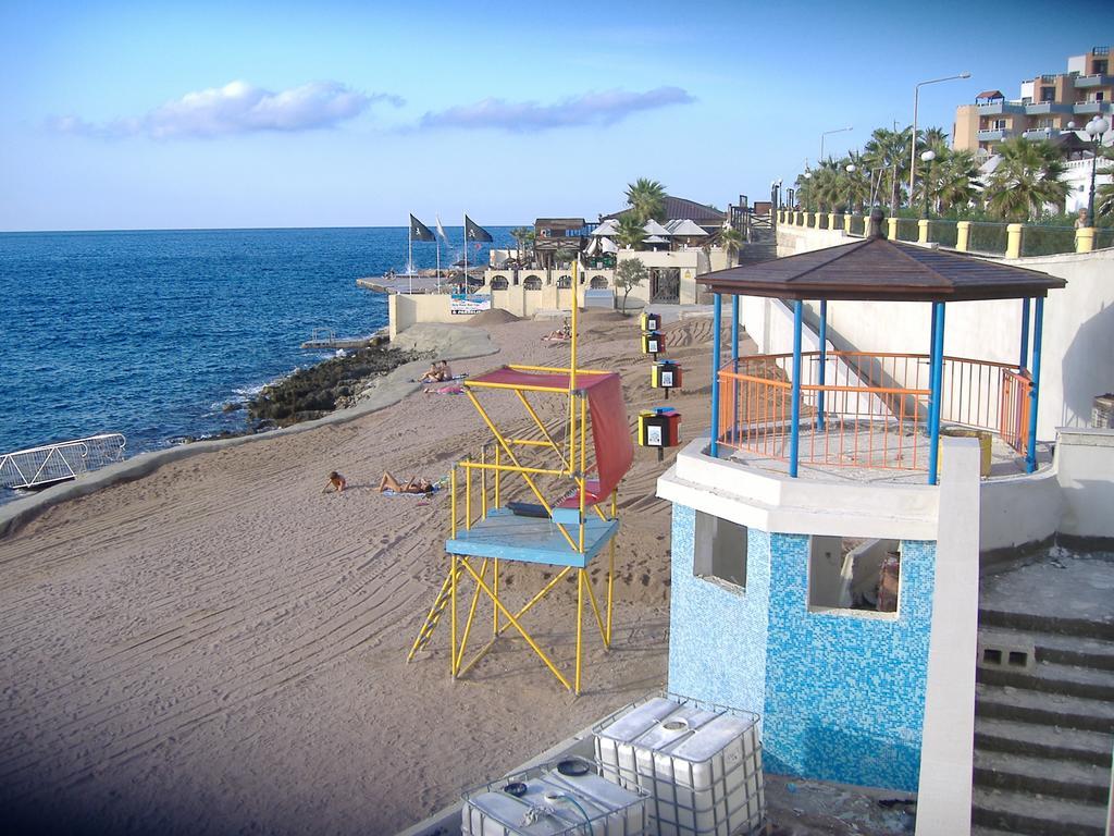 Seashells 2 Bedroom Apartment With Sunny Terrace With Stunning Sea Views - By Getawaysmalta セント・ポールズ・ベイ エクステリア 写真