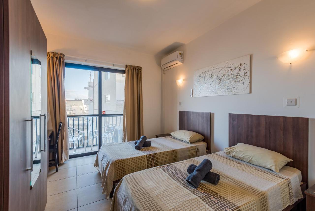 Seashells 2 Bedroom Apartment With Sunny Terrace With Stunning Sea Views - By Getawaysmalta セント・ポールズ・ベイ エクステリア 写真