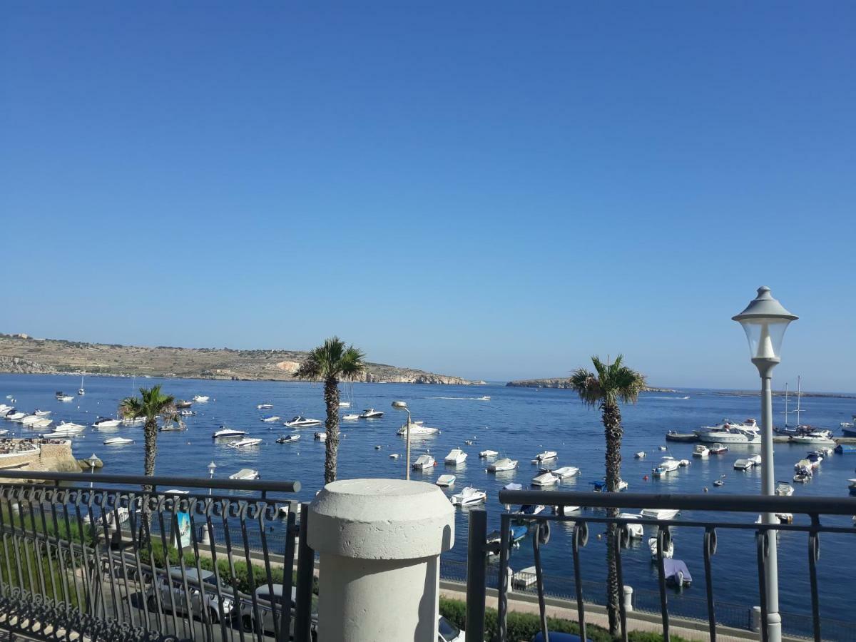 Seashells 2 Bedroom Apartment With Sunny Terrace With Stunning Sea Views - By Getawaysmalta セント・ポールズ・ベイ エクステリア 写真
